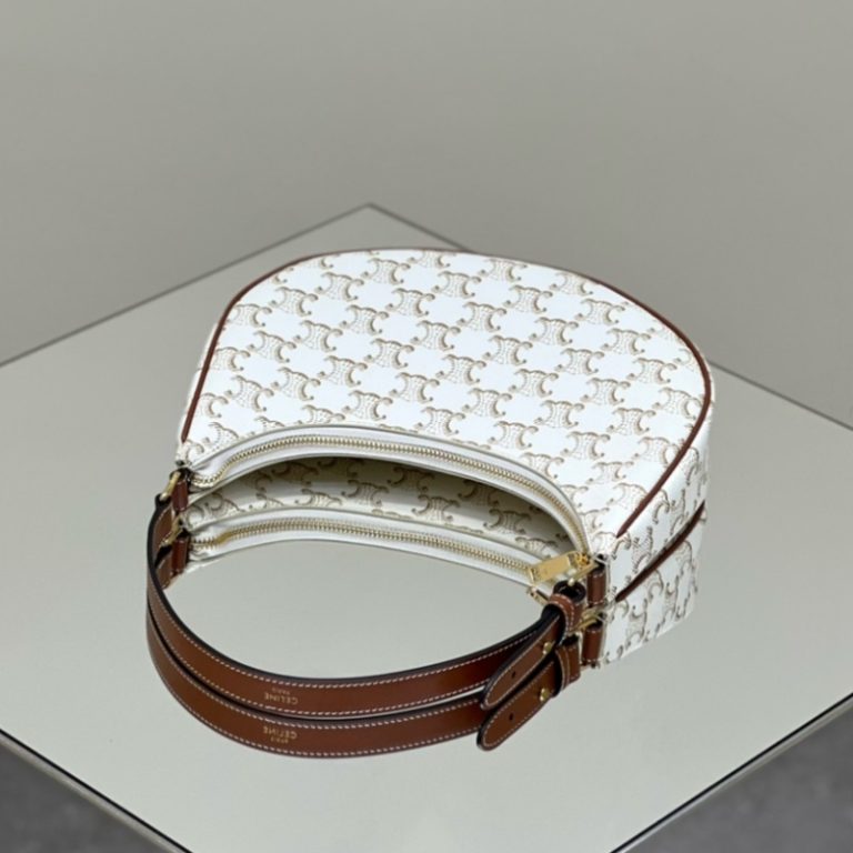 CELINE Bucket In Triomphe Canvas AVA-4