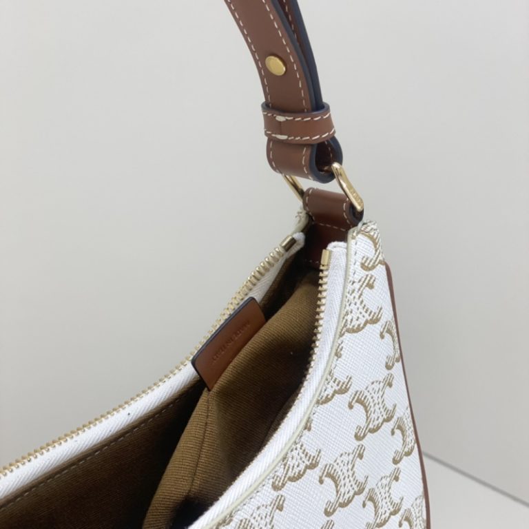 CELINE Bucket In Triomphe Canvas AVA-5