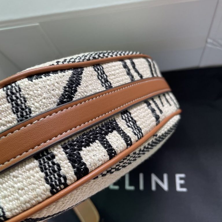 CELINE High Quality Single Shoulder Crescent Bag Underarm Bag Zipper Letter Woven 24x13cm LB119 (2)