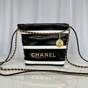 CHANEL Carry Bag Shoulder Bag Classic Fashion Composite Women Tote 19*20*6CM LB241