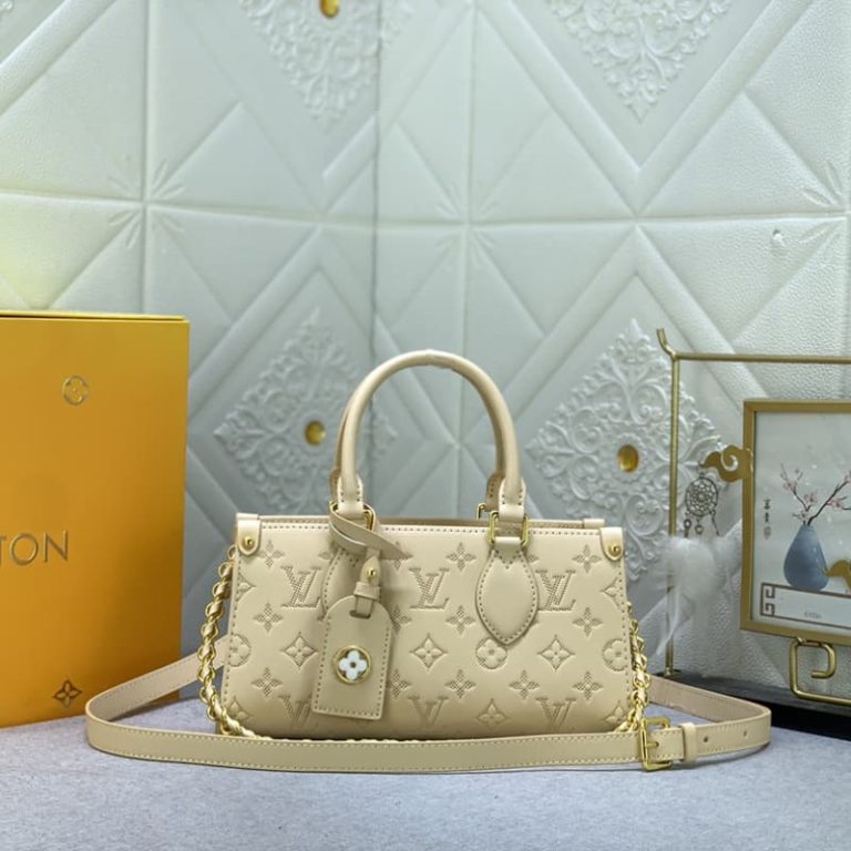 Louis Vuitton OnTheGo East West Handbags-2