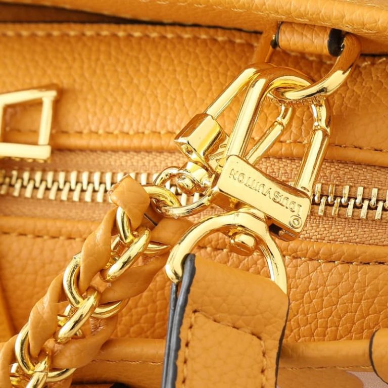 Louis Vuitton OnTheGo East West Handbags-3
