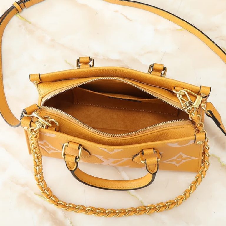 Louis Vuitton OnTheGo East West Handbags-4