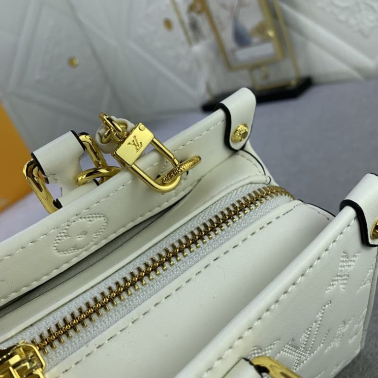 Louis Vuitton OnTheGo East West Handbags-6