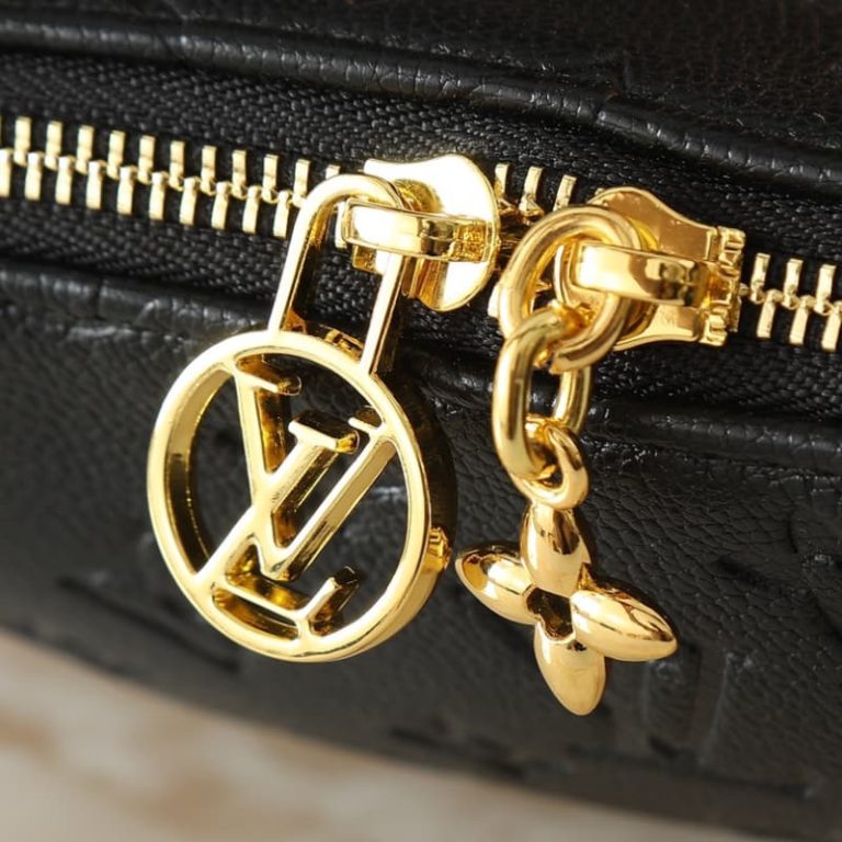 Louis Vuitton Underarm Bag-3