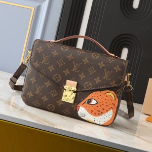 Louis Vuitton High Quality Men Woman Classic Leather Brown Leopard Print Messenger Bag Square Flap 25x19x7cm LB069