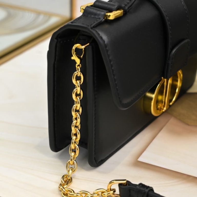 Dior High Quality Flap Design WomenWallet Shoulder Bag Crossbody Bag Carefully crafted in black smooth cowhide leather-10