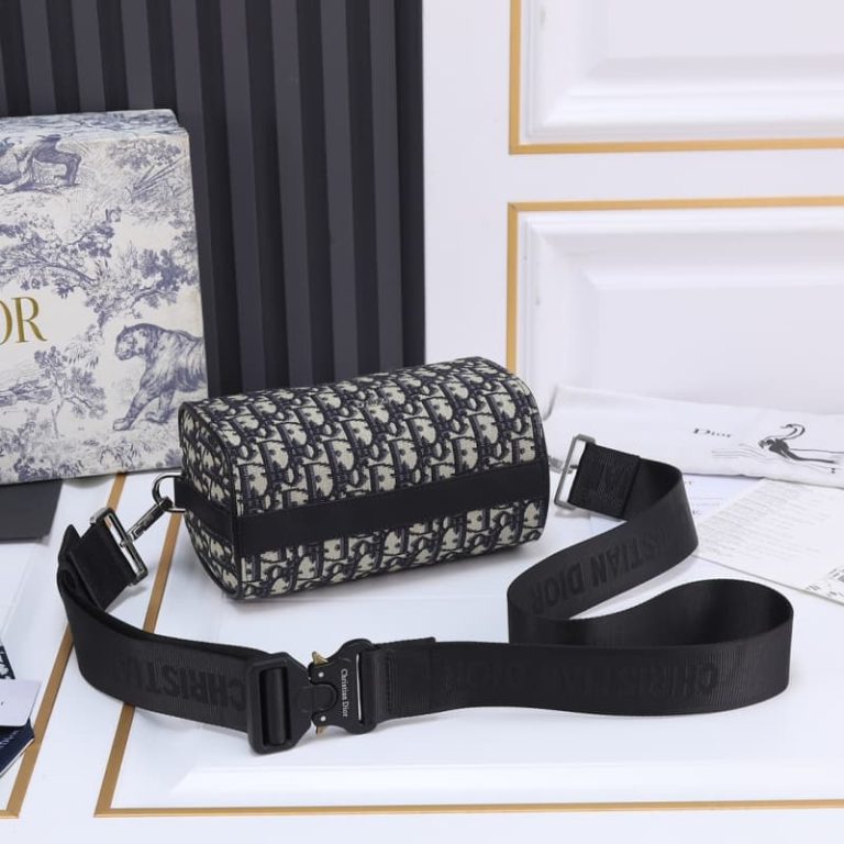 Dior High Quality Women Handbag Shoulder Bag Two way zipper closure with magnetic leather design-10