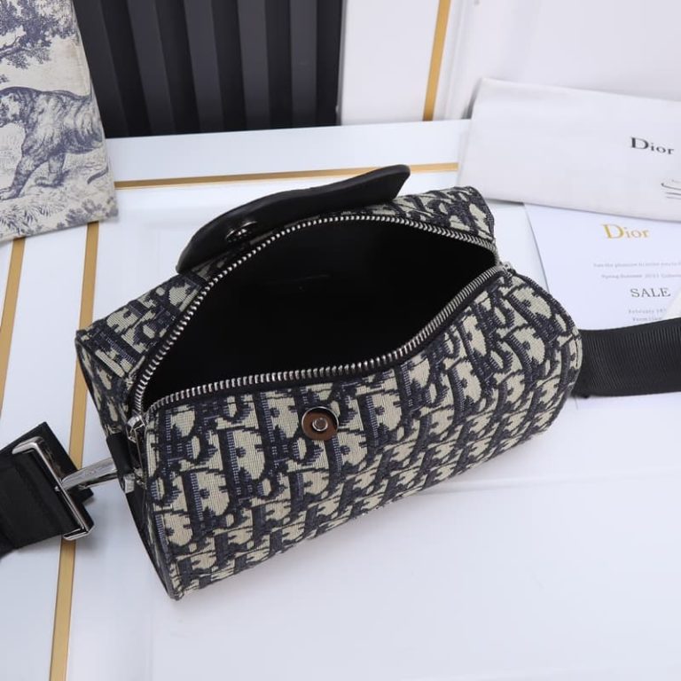 Dior High Quality Women Handbag Shoulder Bag Two way zipper closure with magnetic leather design-12