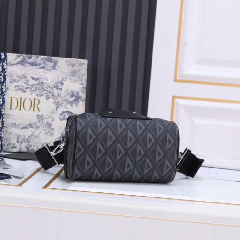 Dior High Quality Women Handbag Shoulder Bag Two way zipper closure with magnetic leather design-4