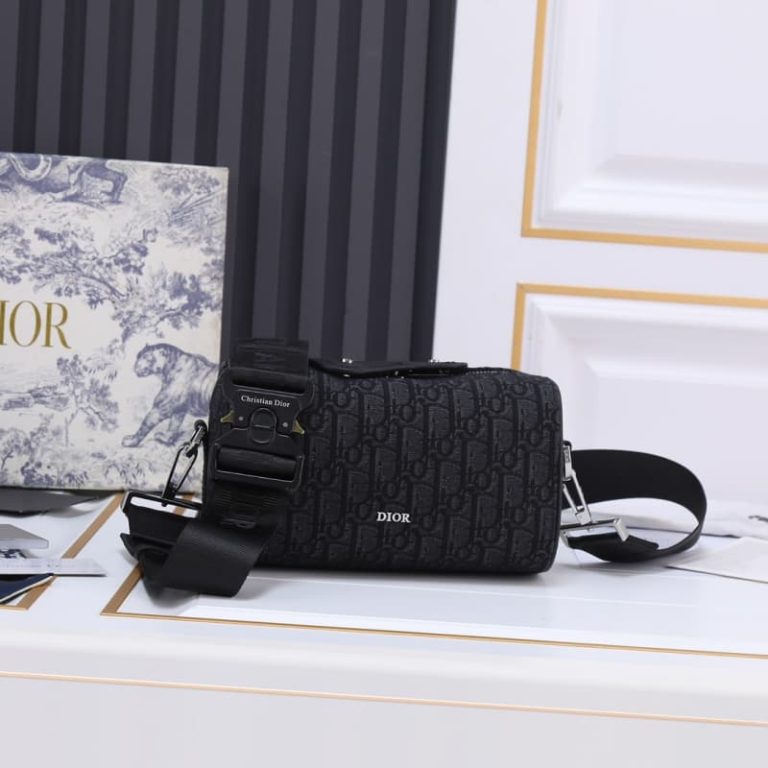 Dior High Quality Women Handbag Shoulder Bag Two way zipper closure with magnetic leather design-5
