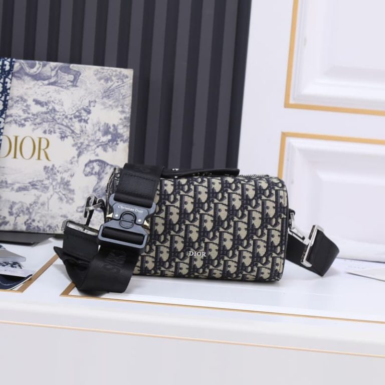 Dior High Quality Women Handbag Shoulder Bag Two way zipper closure with magnetic leather design-7