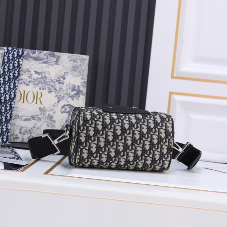 Dior High Quality Women Handbag Shoulder Bag Two way zipper closure with magnetic leather design-8