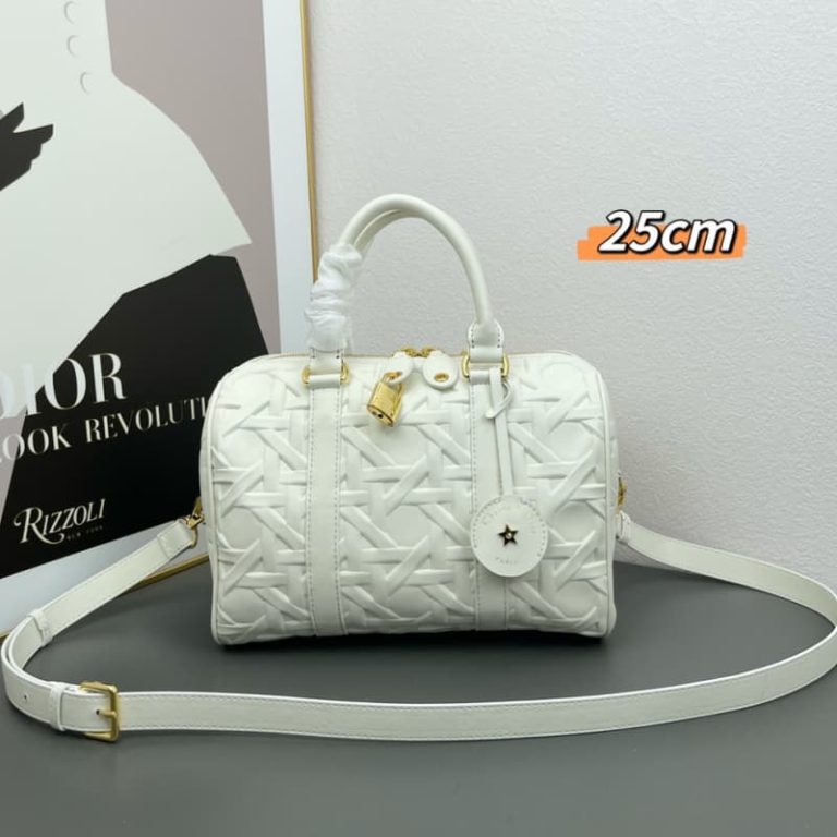 Dior High Quality Women Leather Handbag Shoulder Bag Gold Finish Star Embellishment 251916CM-3