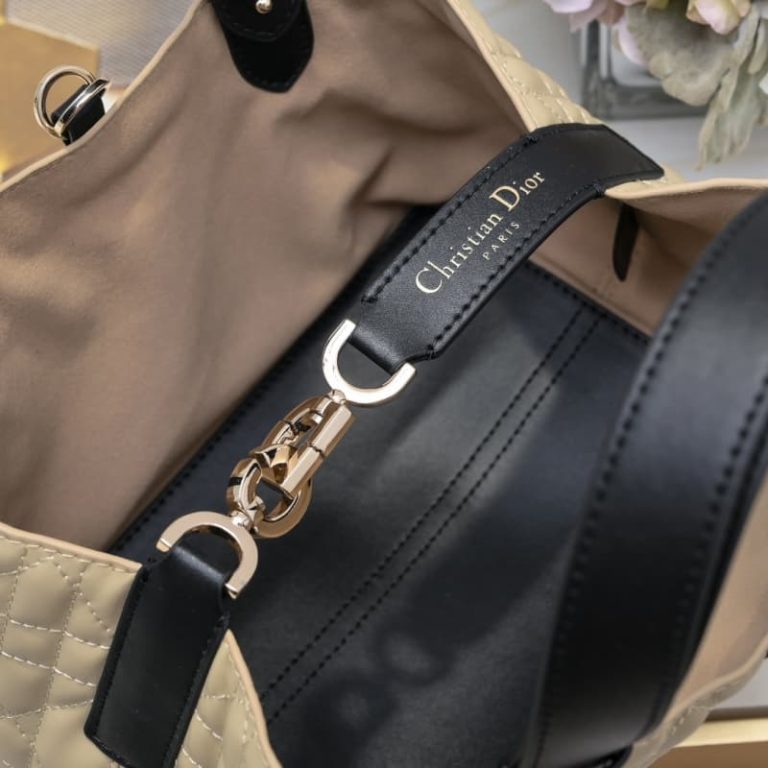 Dior High-quality handbags Casual and practical Rattan checkered stitching decoration Interior compartment with matching pouch Two sizes-6