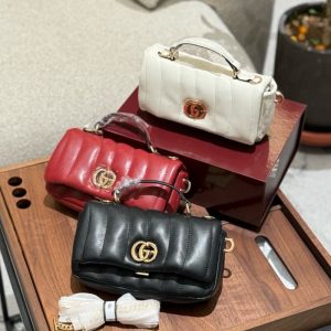 Dior High quality women mini shoulder bag Front metal logo embellishment Quilted pattern fluffy leather 21.1*12.4*4.6CM LB346