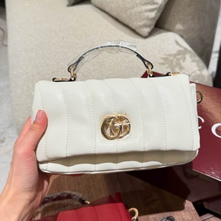 Dior High quality women mini shoulder bag Front metal logo embellishment Quilted pattern fluffy leather-3