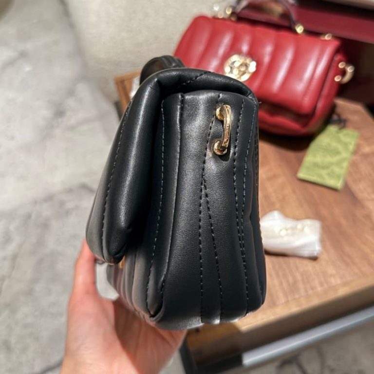 Dior High quality women mini shoulder bag Front metal logo embellishment Quilted pattern fluffy leather-6