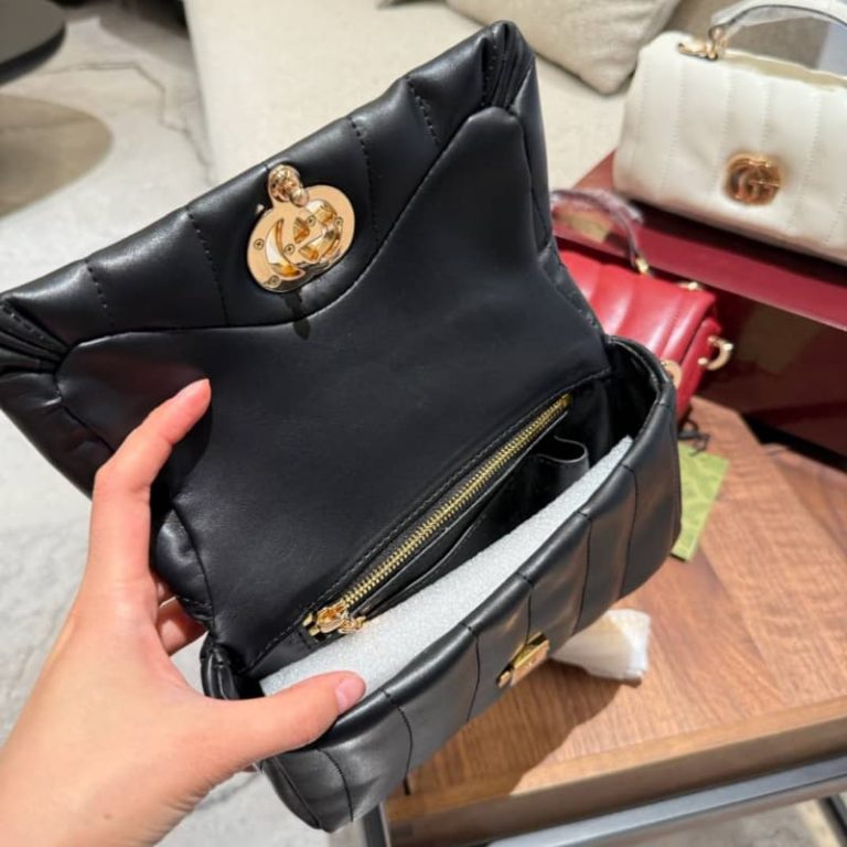 Dior High quality women mini shoulder bag Front metal logo embellishment Quilted pattern fluffy leather-7