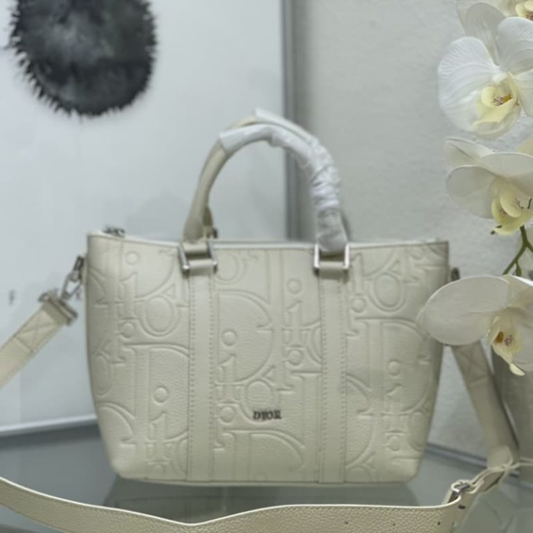 Dior high quality ladies fine handbag shoulder bag large capacity front metal overlay brass Dior logo-1