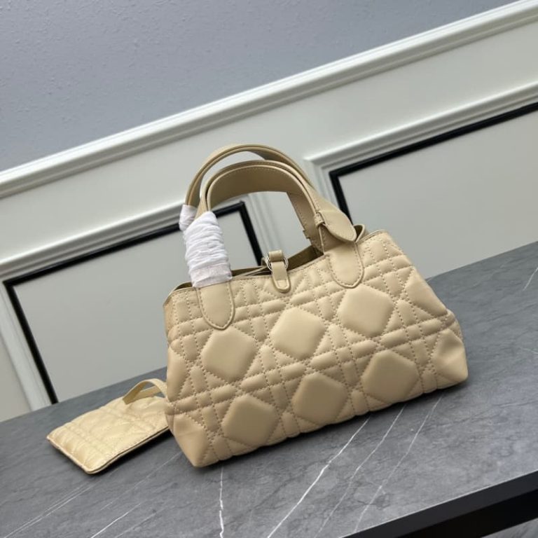 Dior high quality women handbag shoulder bag large capacity oversized diamond design classic letter accessories-4