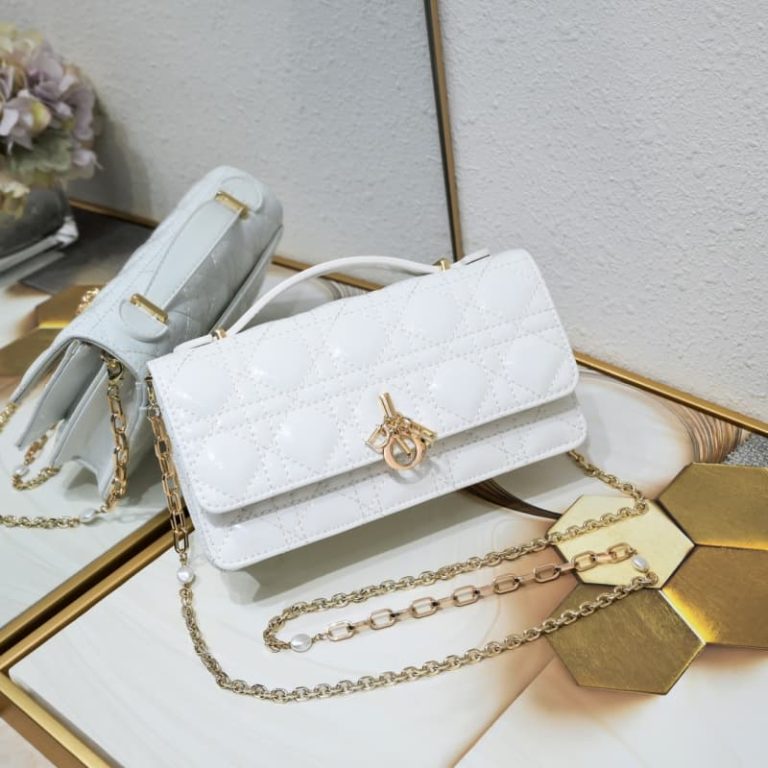Dior high quality women handbag shoulder bag with rattan pattern Double flap closure Detachable chain with bead embellishment-1