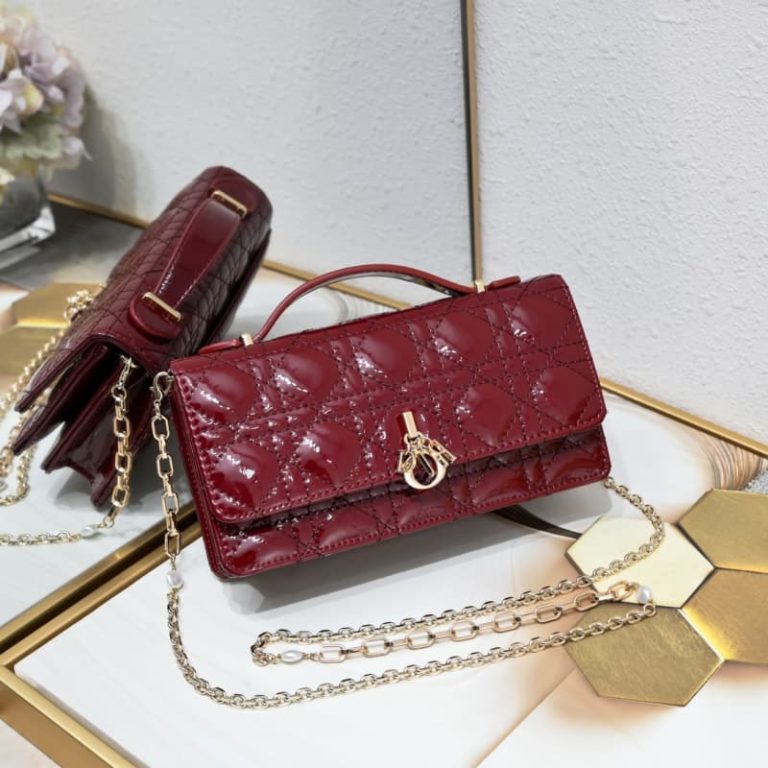 Dior high quality women handbag shoulder bag with rattan pattern Double flap closure Detachable chain with bead embellishment-3