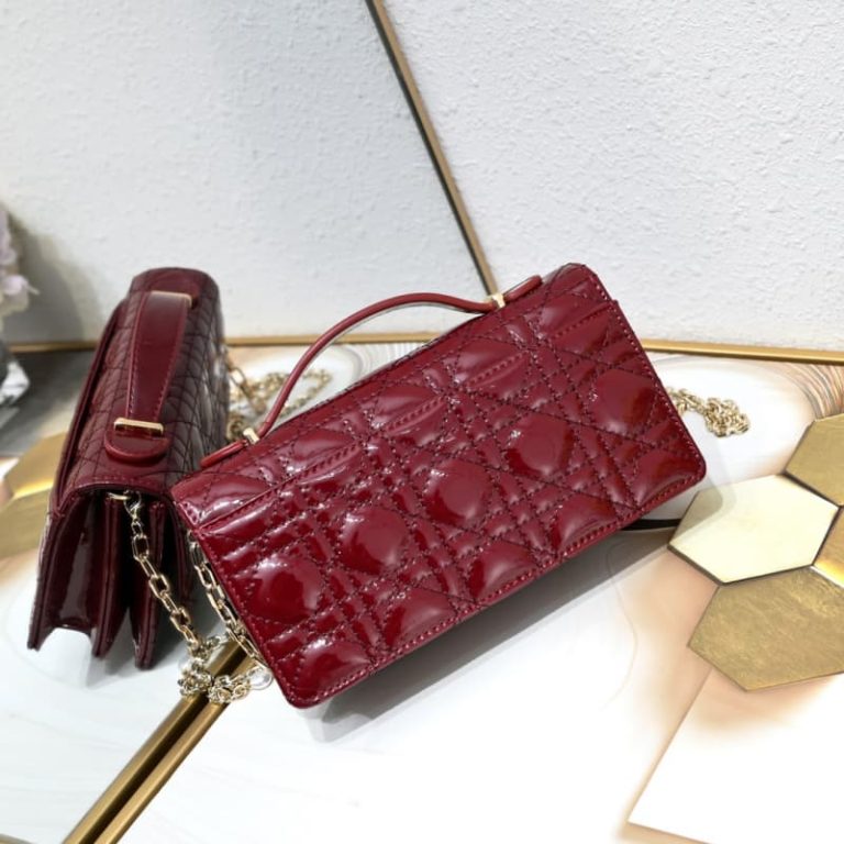 Dior high quality women handbag shoulder bag with rattan pattern Double flap closure Detachable chain with bead embellishment-4