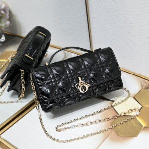 Dior high quality women handbag shoulder bag with rattan pattern Double flap closure Detachable chain with bead embellishment 21*11.5*4.5CM LB303
