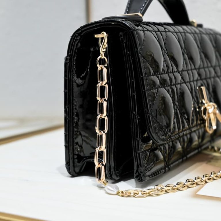 Dior high quality women handbag shoulder bag with rattan pattern Double flap closure Detachable chain with bead embellishment-7