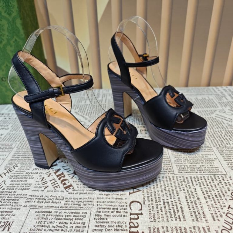 Gucci Women'S Interlocking G Sandal In Black-1