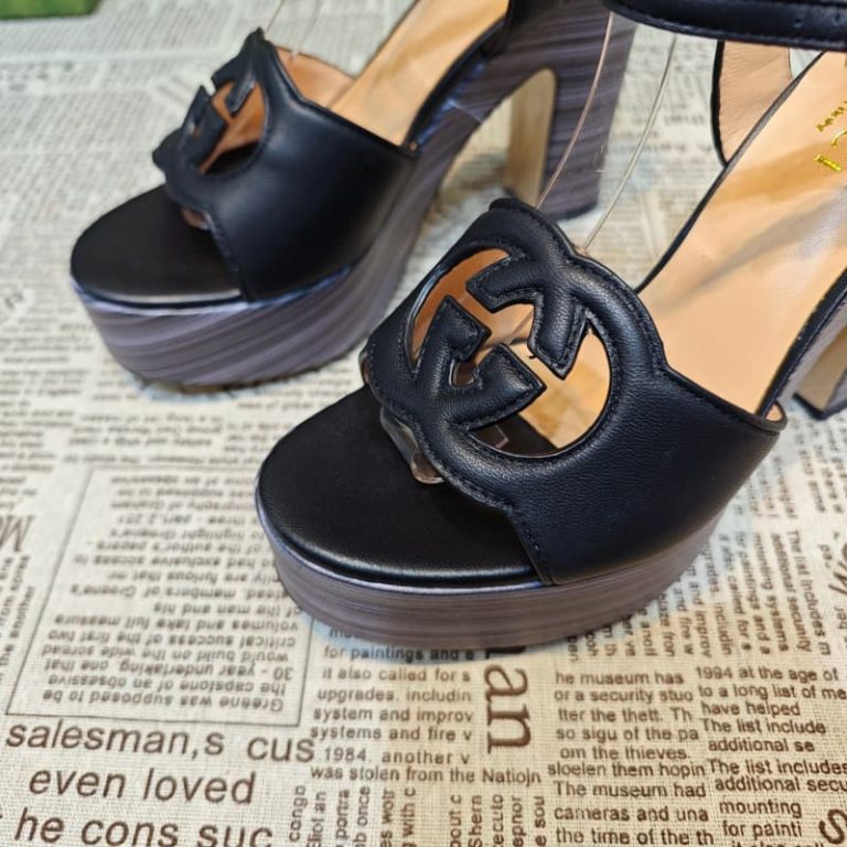 Gucci Women'S Interlocking G Sandal In Black-3