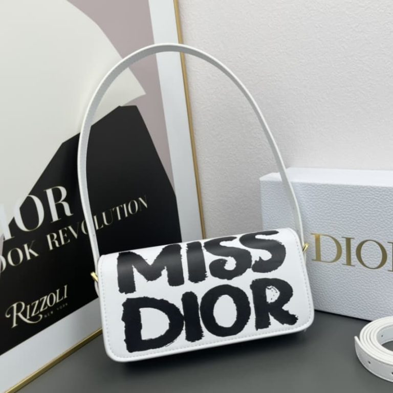 Miss Dior High quality metal plaque magnetic flap design shoulder bag crossbody bag black white red-4