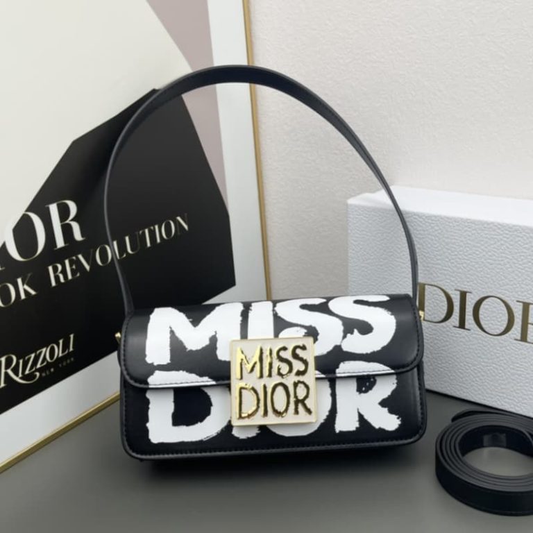 Miss Dior High quality metal plaque magnetic flap design shoulder bag crossbody bag black white red-5