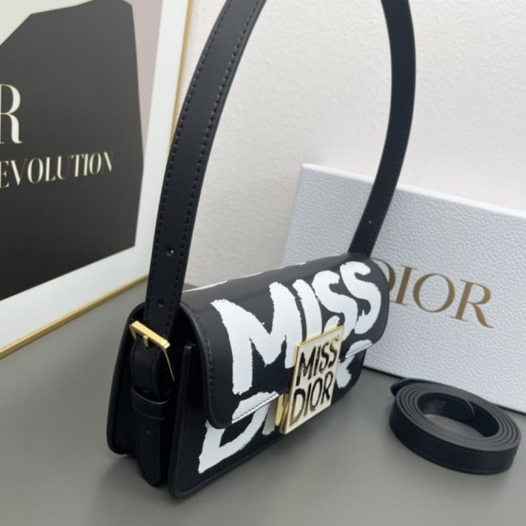 Miss Dior High quality metal plaque magnetic flap design shoulder bag crossbody bag black white red-7