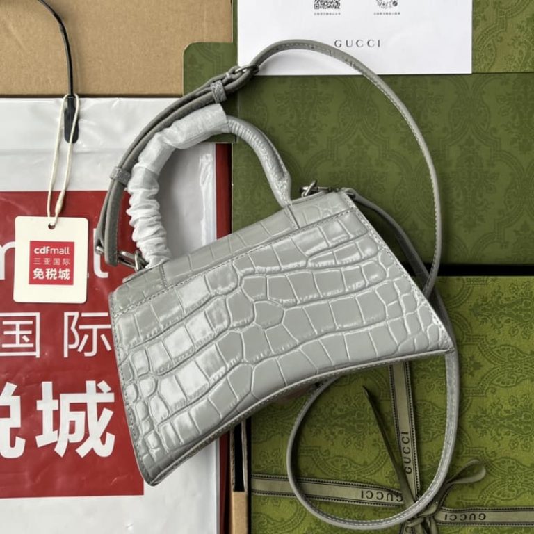 BALENCIAGA best quality Women shoulder bag Tote bag Flap design Front with logo metal decoration-4