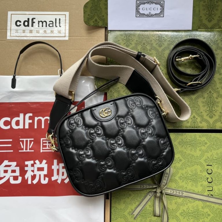 GUCCI GG Matelasse Shoulder Bag-1