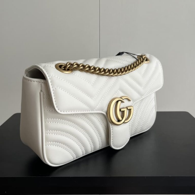 GUCCI High Quality Women Flap Clutch Bag Shoulder Bag Decorated with classic double G shape accessories on the front-10