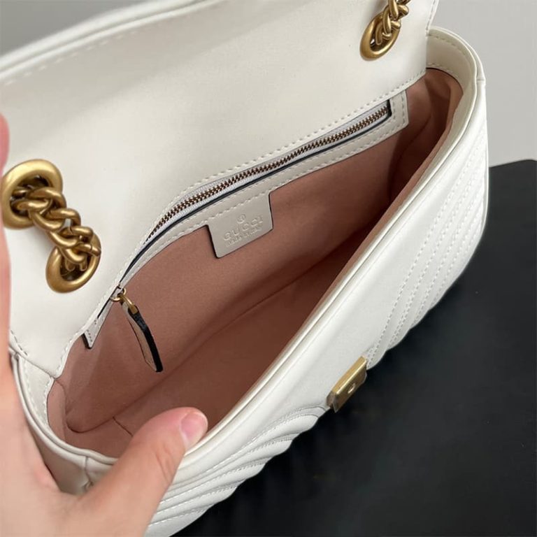 GUCCI High Quality Women Flap Clutch Bag Shoulder Bag Decorated with classic double G shape accessories on the front-12