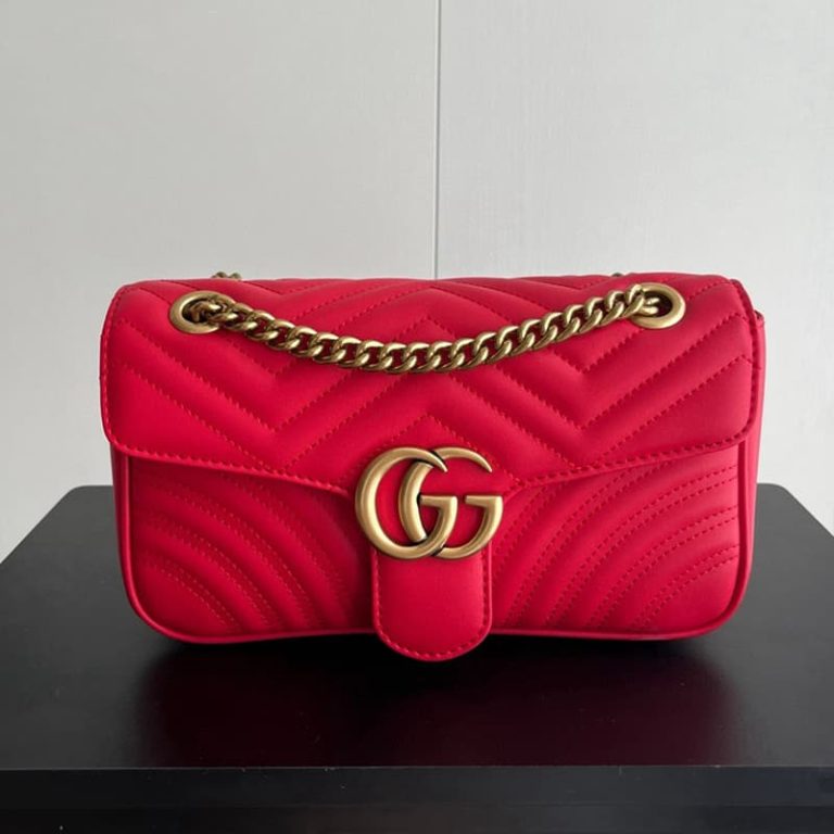 GUCCI High Quality Women Flap Clutch Bag Shoulder Bag Decorated with classic double G shape accessories on the front-3