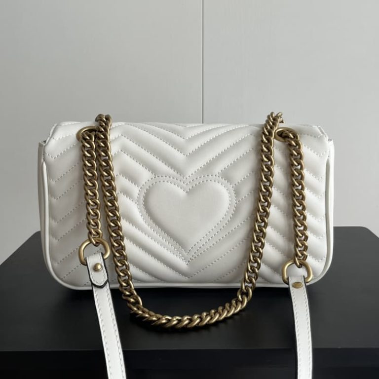 GUCCI High Quality Women Flap Clutch Bag Shoulder Bag Decorated with classic double G shape accessories on the front-9