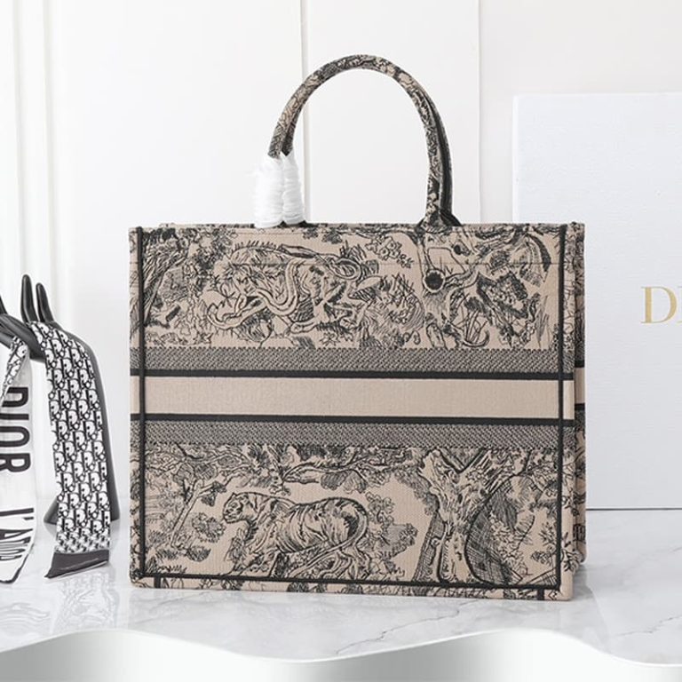 GUCCI High-quality Women Shoulder Bag Handbag Large Capacity Surface Pattern Embroidery-10