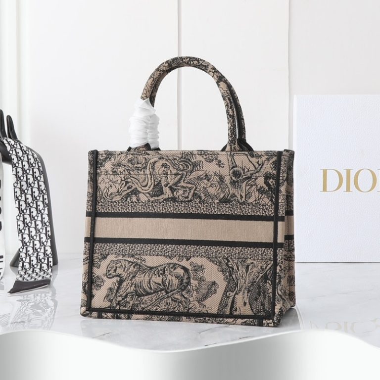 GUCCI High-quality Women Shoulder Bag Handbag Large Capacity Surface Pattern Embroidery-10