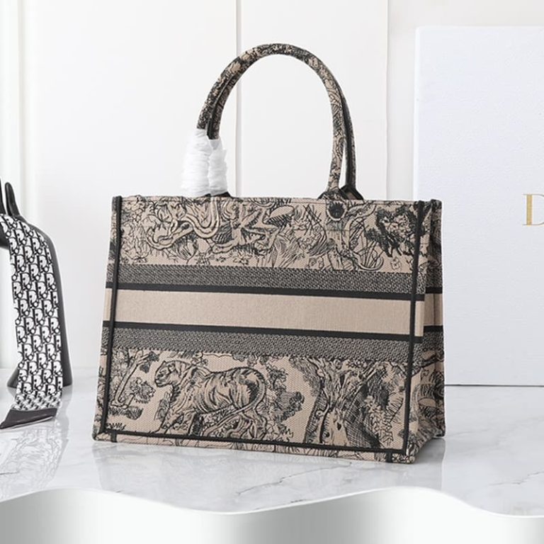 GUCCI High-quality Women Shoulder Bag Handbag Large Capacity Surface Pattern Embroidery-12