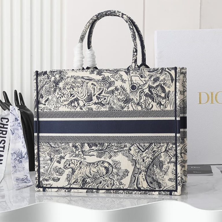 GUCCI High-quality Women Shoulder Bag Handbag Large Capacity Surface Pattern Embroidery-12