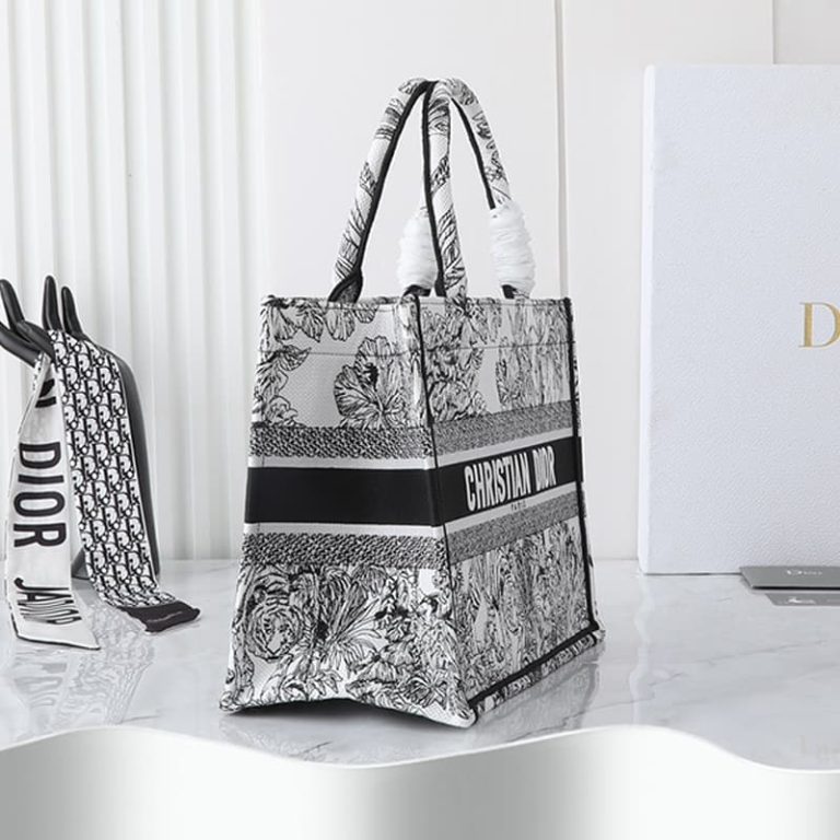 GUCCI High-quality Women Shoulder Bag Handbag Large Capacity Surface Pattern Embroidery-13