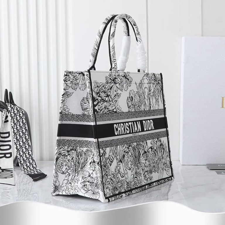 GUCCI High-quality Women Shoulder Bag Handbag Large Capacity Surface Pattern Embroidery-13