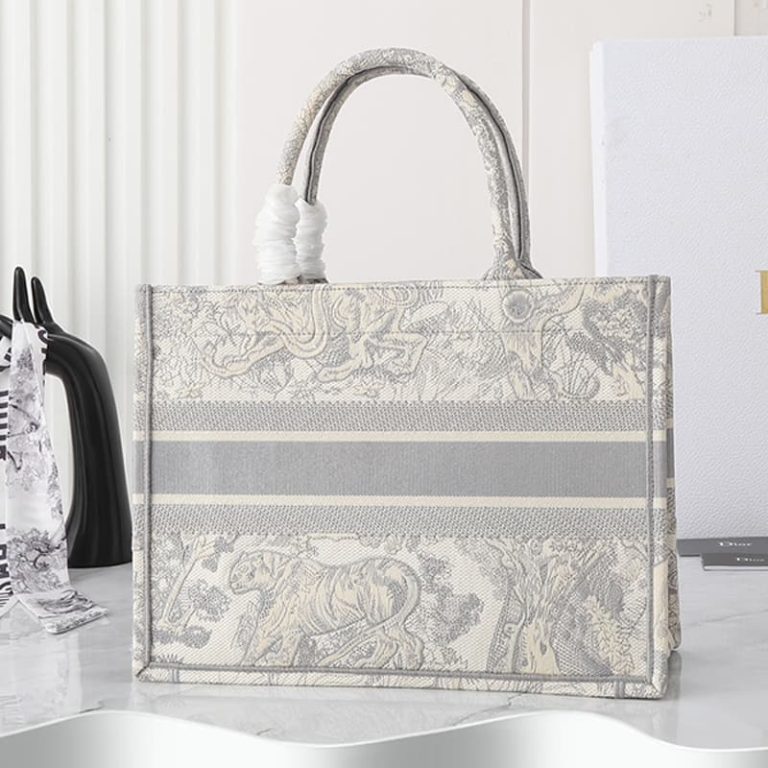 GUCCI High-quality Women Shoulder Bag Handbag Large Capacity Surface Pattern Embroidery-4