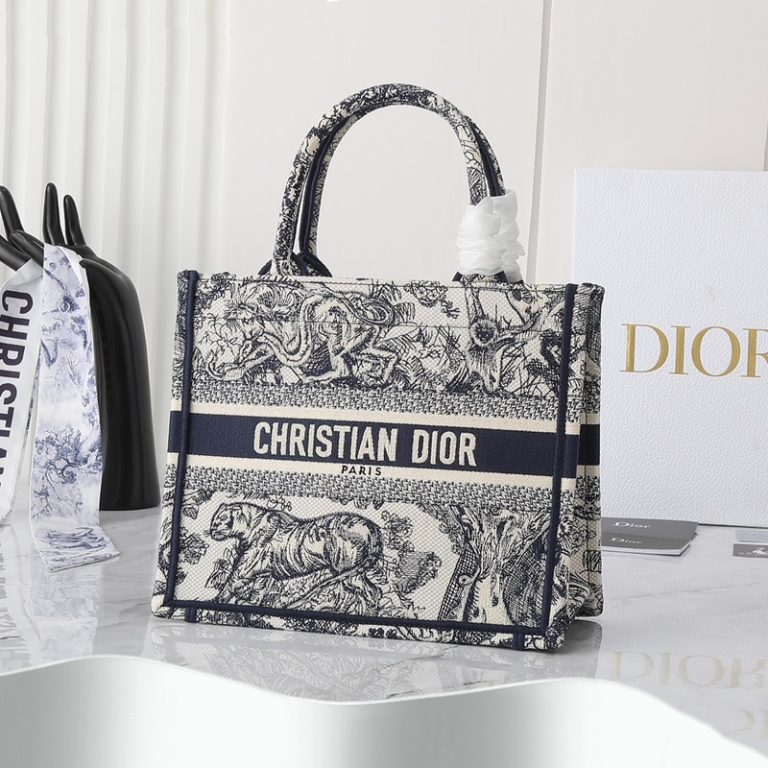 GUCCI High-quality Women Shoulder Bag Handbag Large Capacity Surface Pattern Embroidery-5