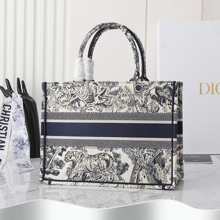 GUCCI High-quality Women Shoulder Bag Handbag Large Capacity Surface Pattern Embroidery-7